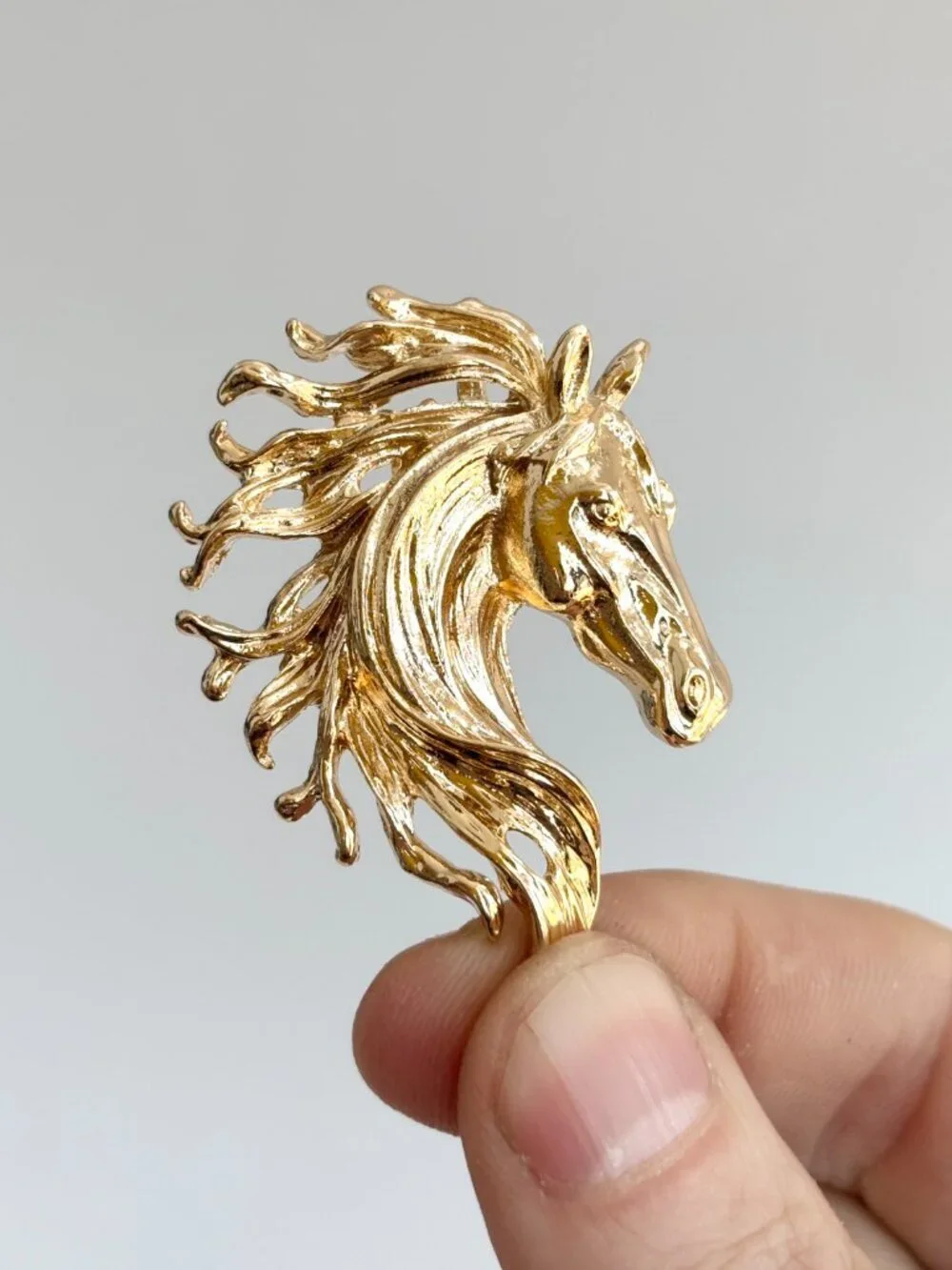 Horse Head & Mane Gold Toned Magestic Large Vintage Inspired Brooch Pin